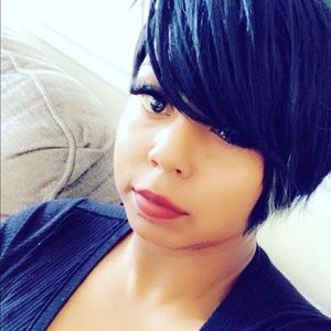 Meet your Posher, Monique